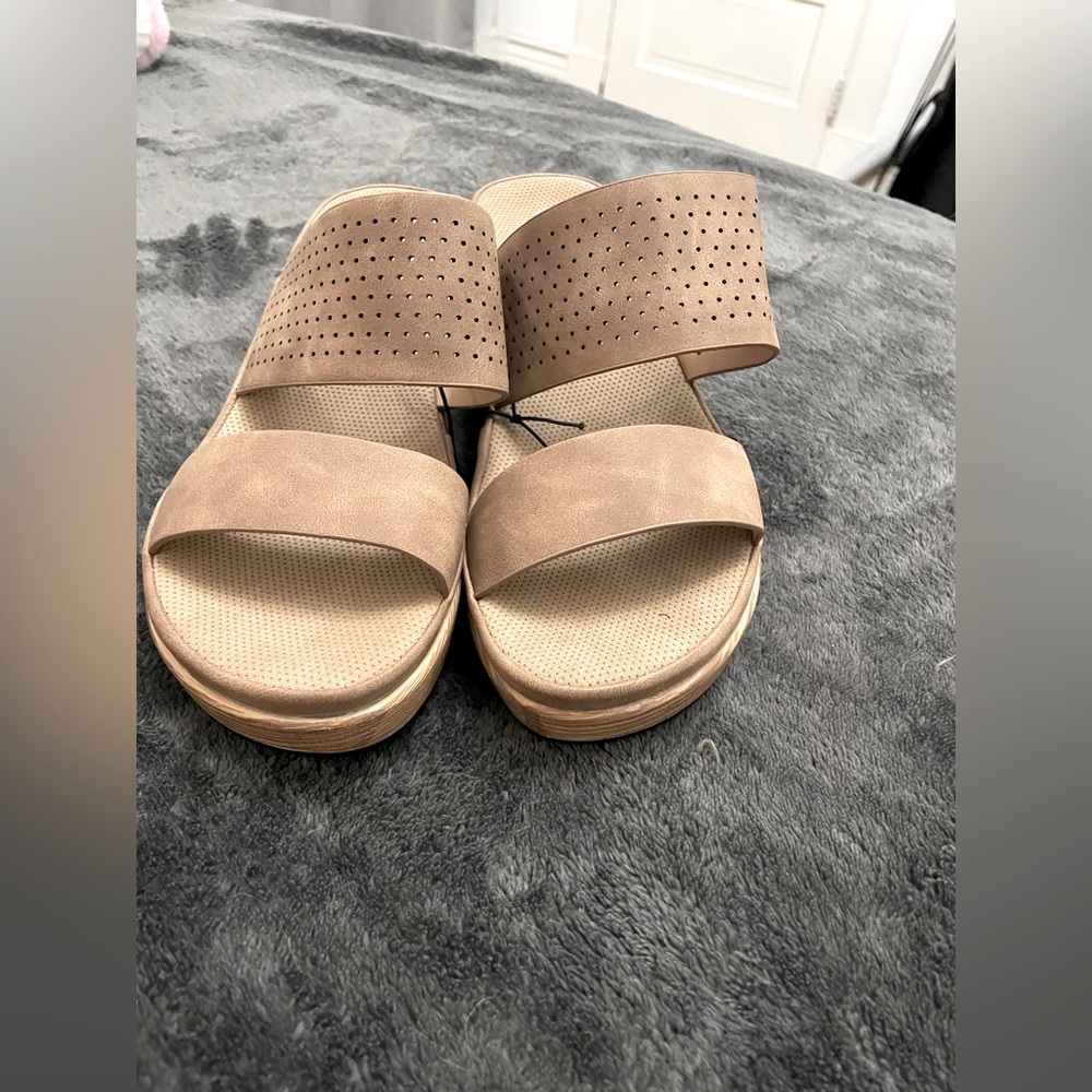 Patrizia Tan Suede wedge sandal US 8